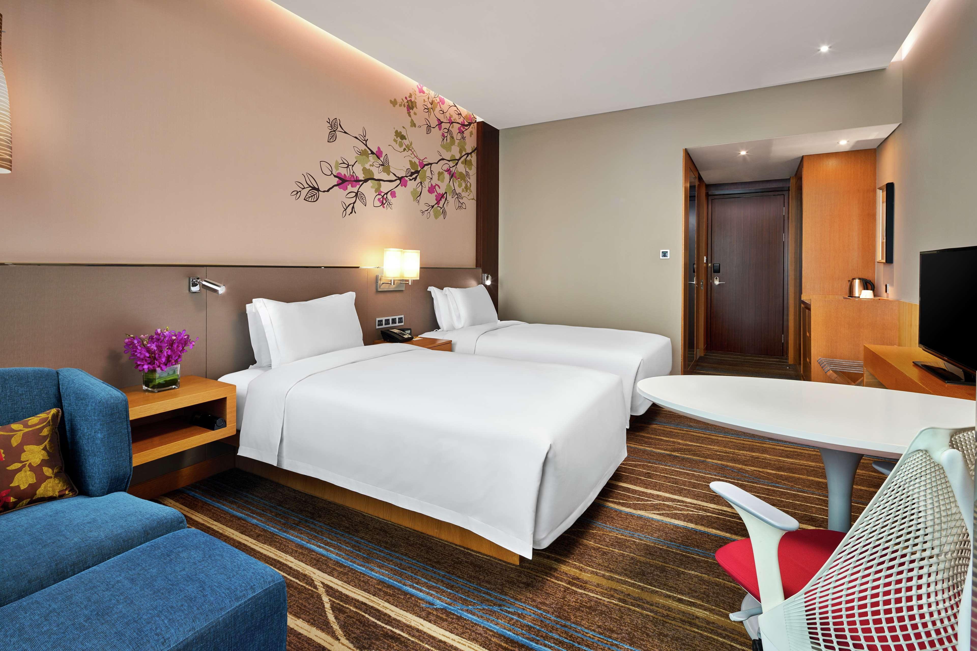 Hilton Garden Inn Shenzhen Bao'An Exterior foto