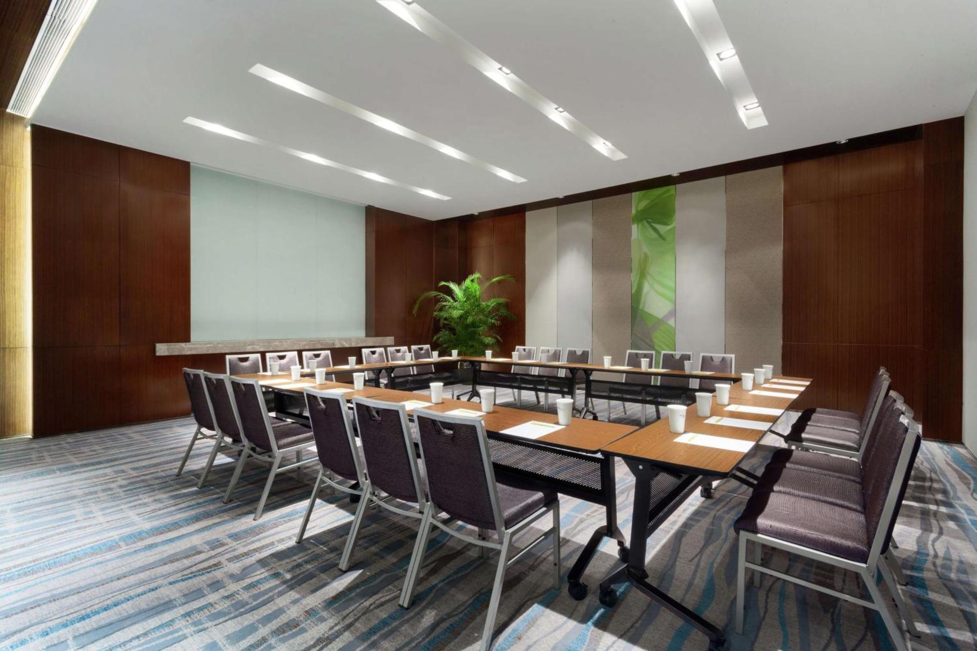 Hilton Garden Inn Shenzhen Bao'An Exterior foto